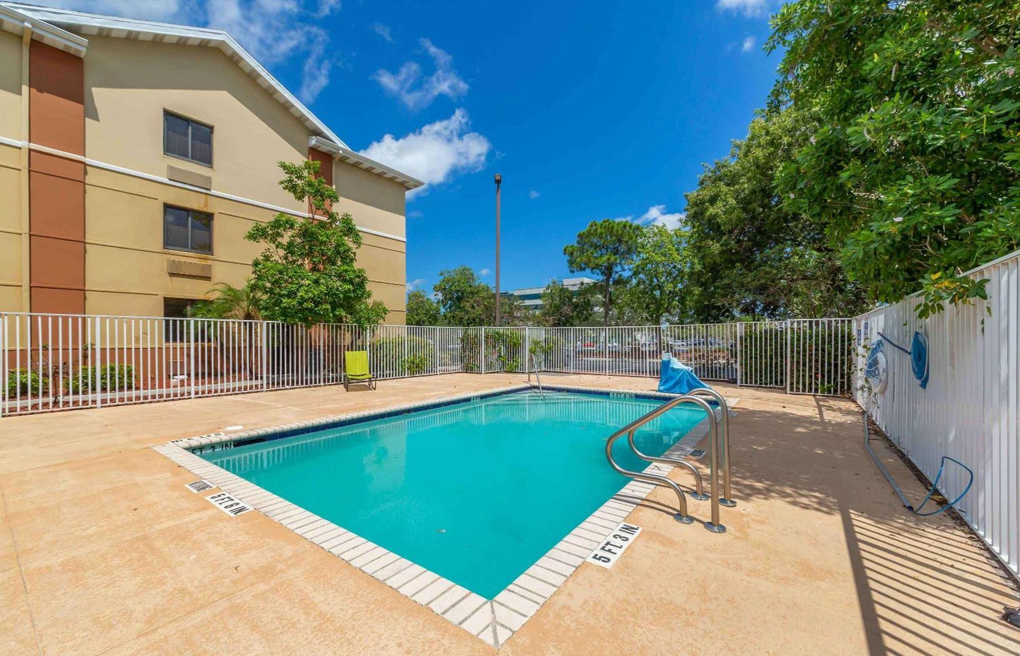 Extended Stay America Suites - Fort Lauderdale - Cypress Creek - Nw 6Th Way Kültér fotó