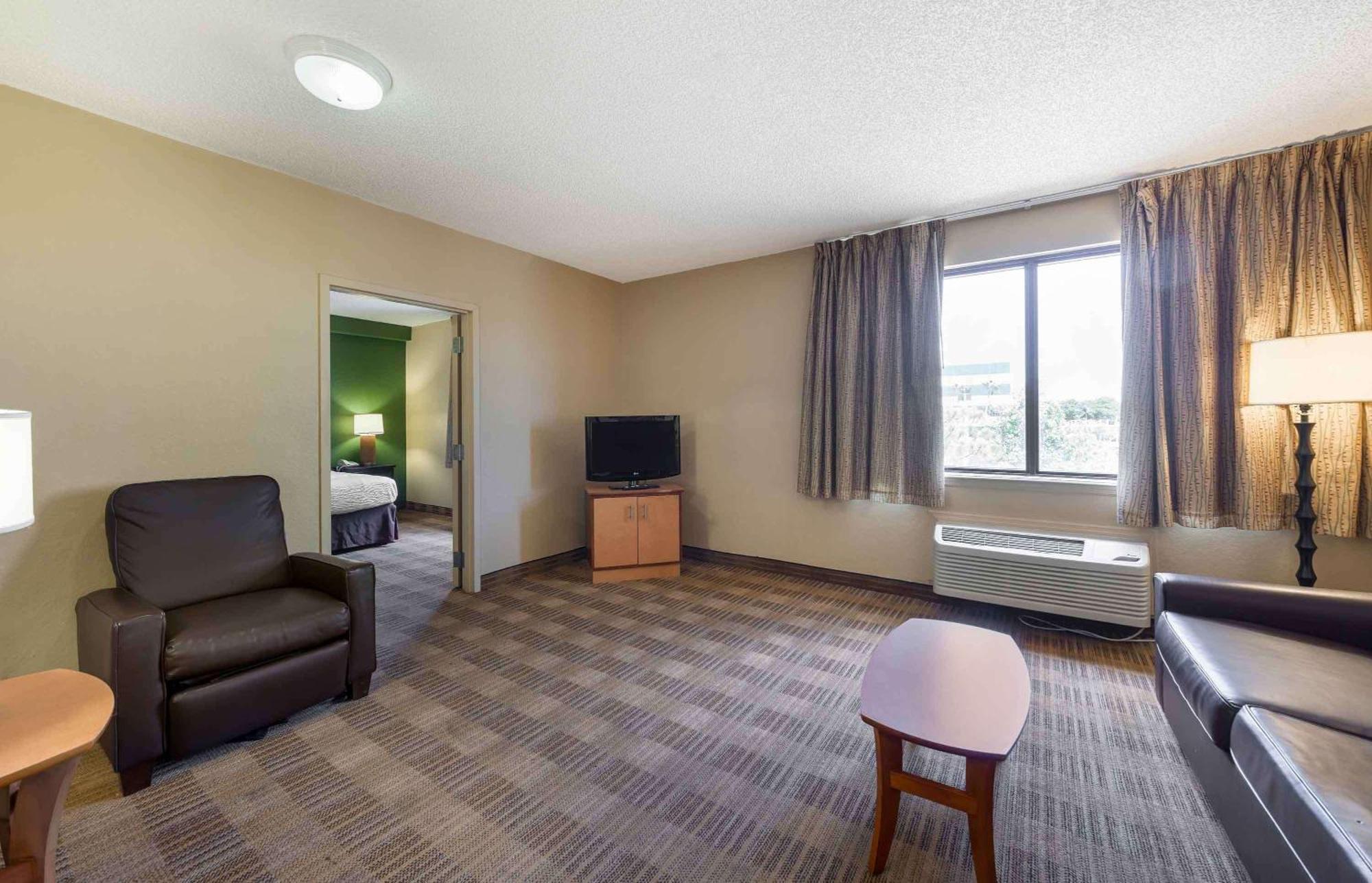 Extended Stay America Suites - Fort Lauderdale - Cypress Creek - Nw 6Th Way Kültér fotó